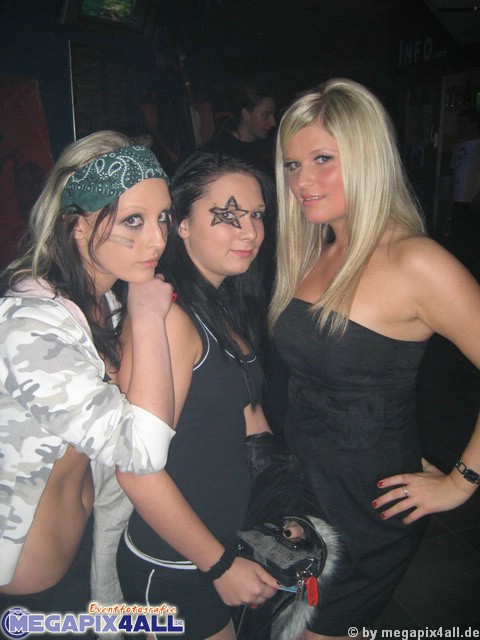 20081031_halifax_black_halloween_306.jpg