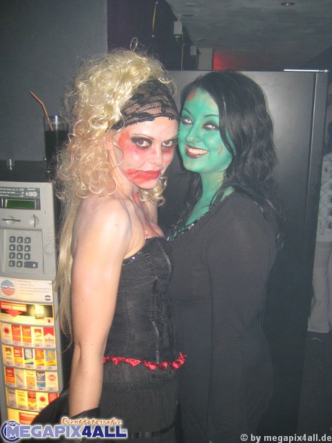 20081031_halifax_black_halloween_360.jpg