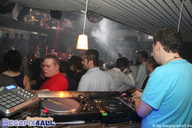 inside_club_051208_072.JPG